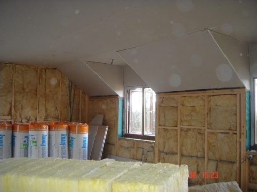 Walls insulated with 140mm Rockwool